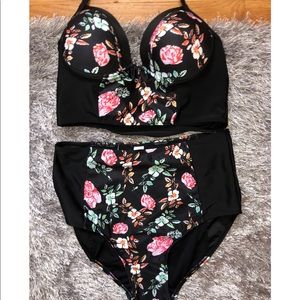 Super cute high wasted flower swimsuit!